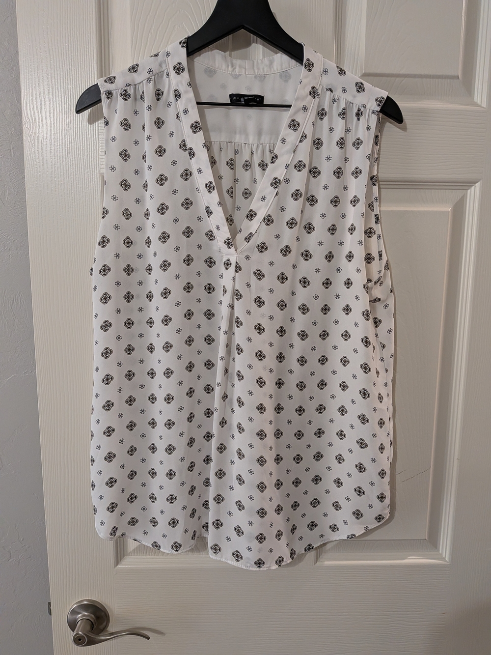 Willi Smith White Sleeveless V-Neck Printed Camisole